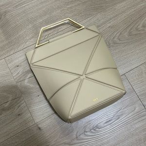Beige purse